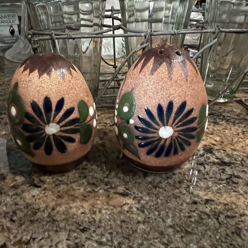 Vintage Tonala Handmade Ceramic Salt & Pepper Shakers Collectible from Mexico